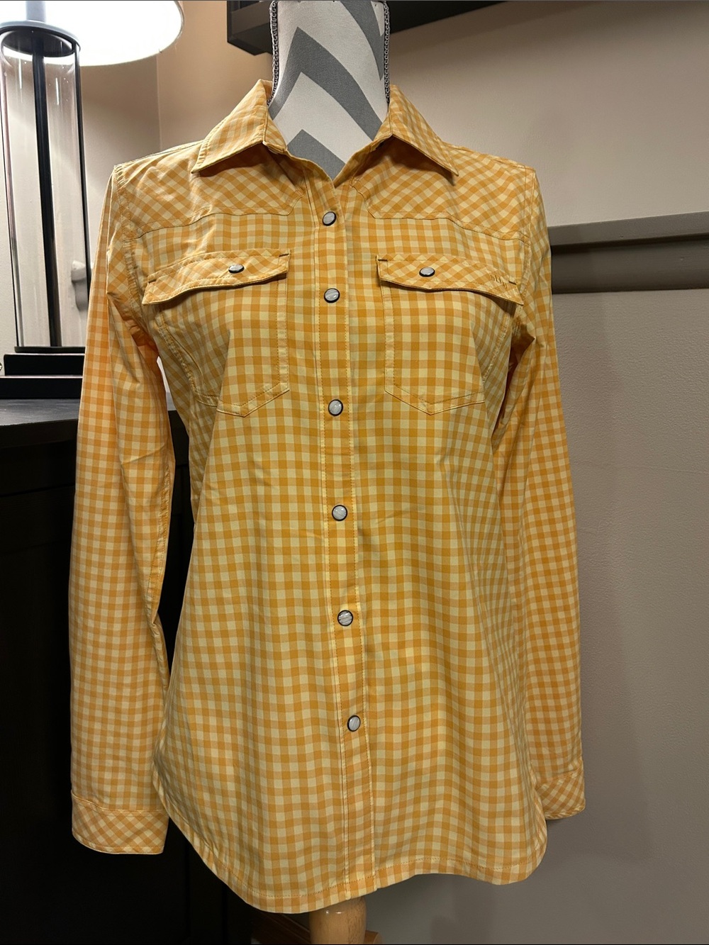 STIO Eddy Yellow Gingham Western Style Snap Long Sleeve, Medium, LIKE NEW